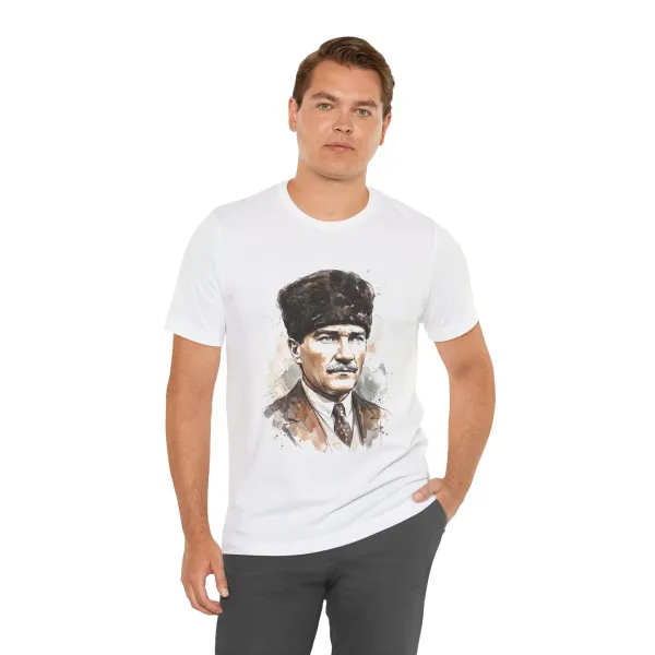 Kalpaklı Atatürk Suluboya Tasarımlı Tişört
